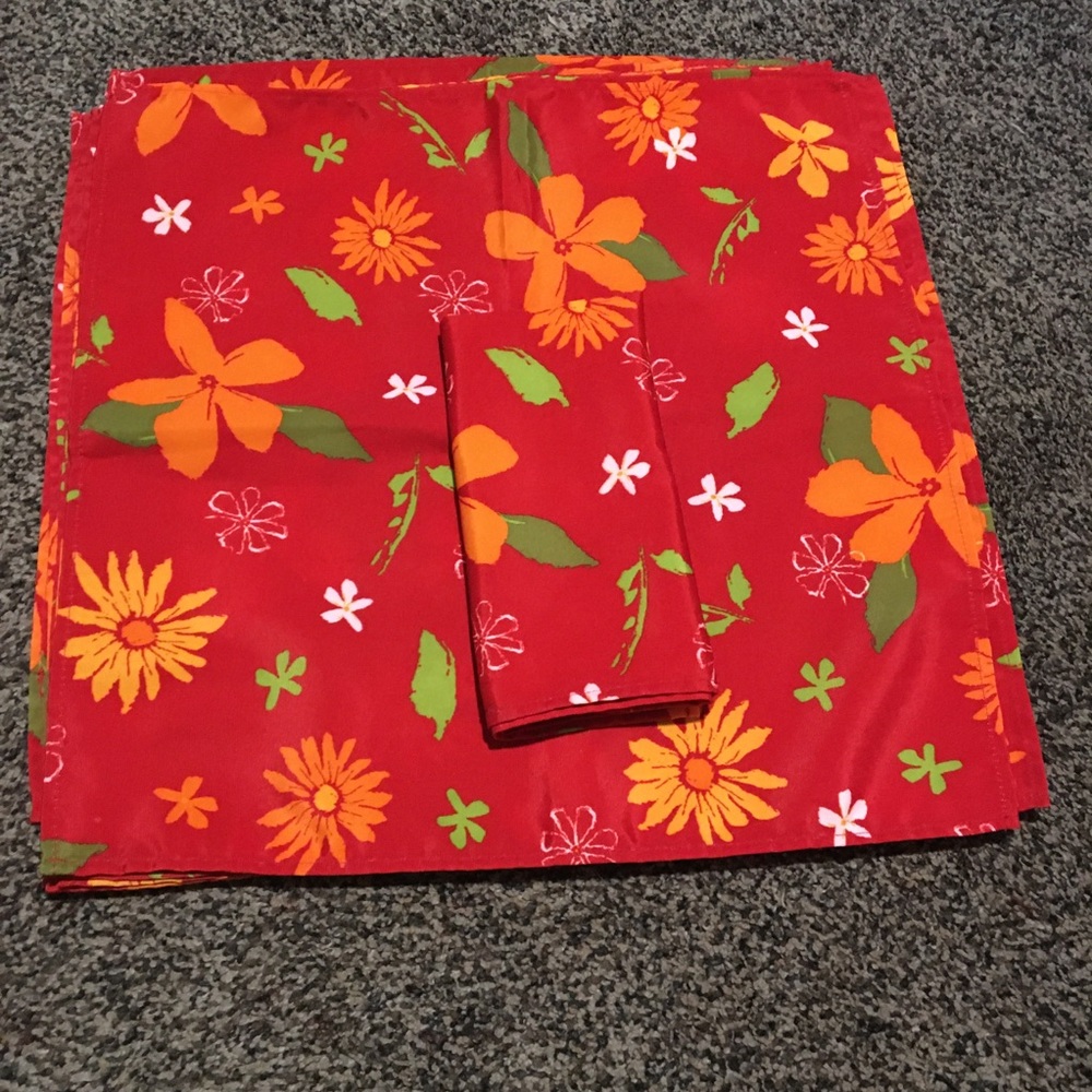 Jc Penny 10 pc Flower power Napkin Set